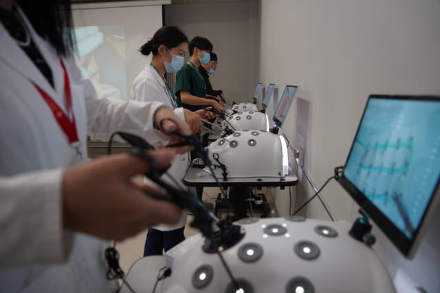 Лапароскопийн симуляцийн анги